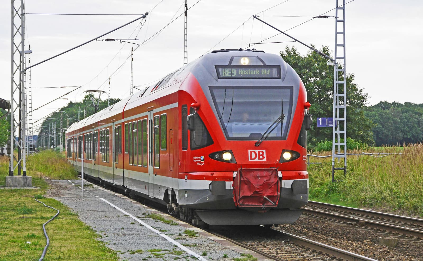 Train&amp;Railway.jpg